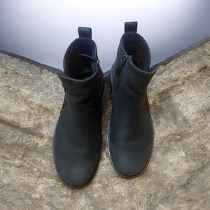 Ecco Men's Black Leather Chukka Boots with Side Zips